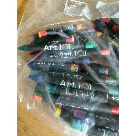 Lot of Art 101 crayons - Picture 3 of 5